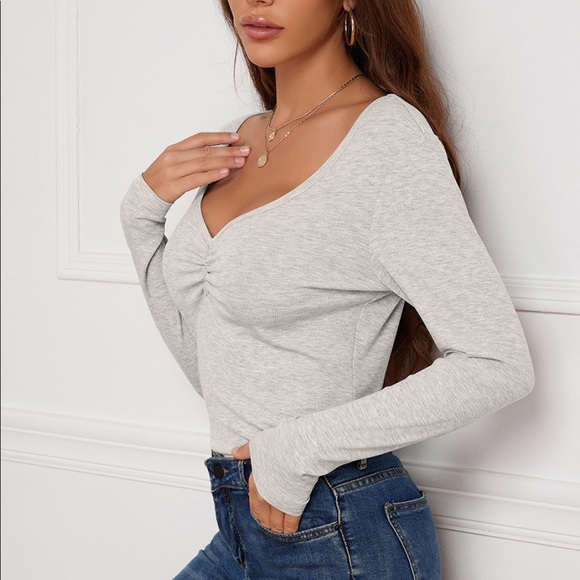 V-Neck Ruched Button Top - Picture 5 of 14